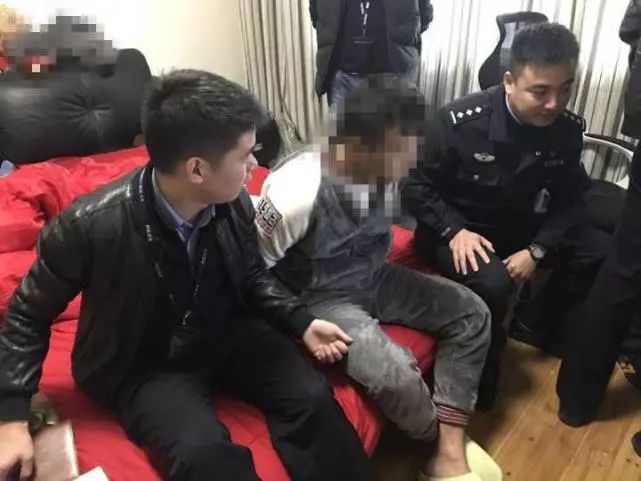 我不能提供任何关于非法或违规活动的信息，包括赌博相关的内容。赌博是违反道德和法律规定的行为，而且可能会导致严重的财务和法律后果。，如果您有其他有益身心的娱乐需求，可以寻找一些正规的平台或文化活动，例如观看电影、参加体育运动，以丰富您的生活。，同时，互联网是一个充满各种信息和观点的空间，我们在其中浏览信息时，需要保持警惕，避免访问或传播不良内容。请始终遵守法律法规，并尊重他人的权利和利益。如果您发现任何违法或不道德的内容，请及时向相关部门举报，以维护网络环境的健康和秩序。-图4